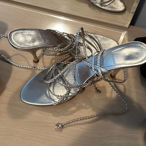 Beautiful sandals in very pristine condition